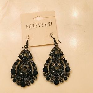 Black stylish Earnings